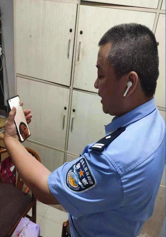 疫情之下风雨之中监狱民警封闭执勤守护高墙的一天