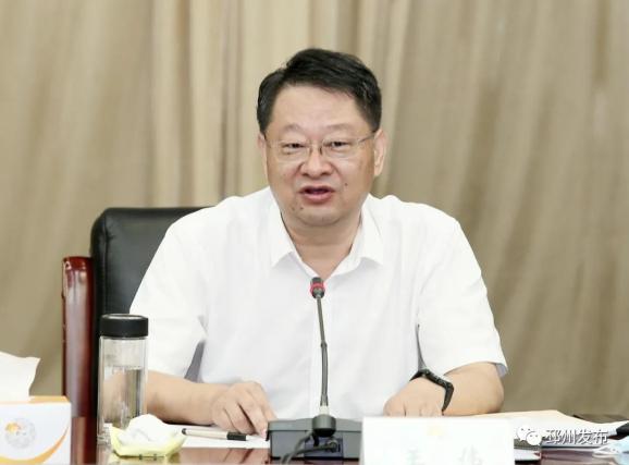 王伟强调,要迅速进入临战状态,全力打好城市荣誉保卫战.