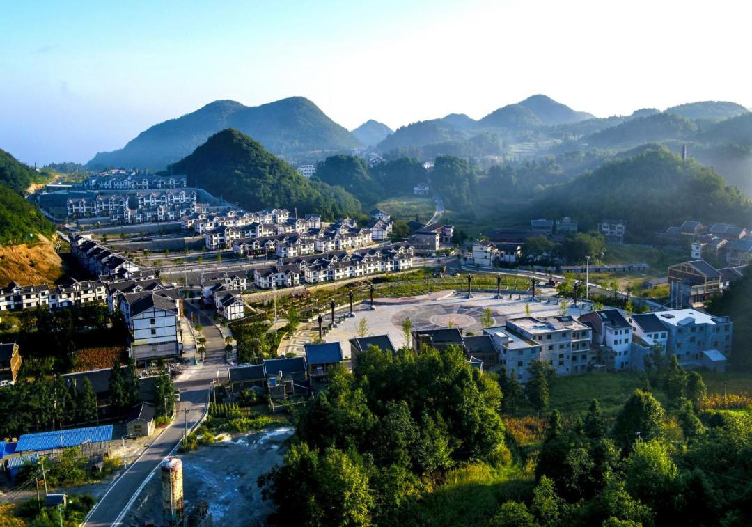 乡游黔中 · 播州区 小坝场村 │探风之故乡,云之驿站;看万山红遍,层