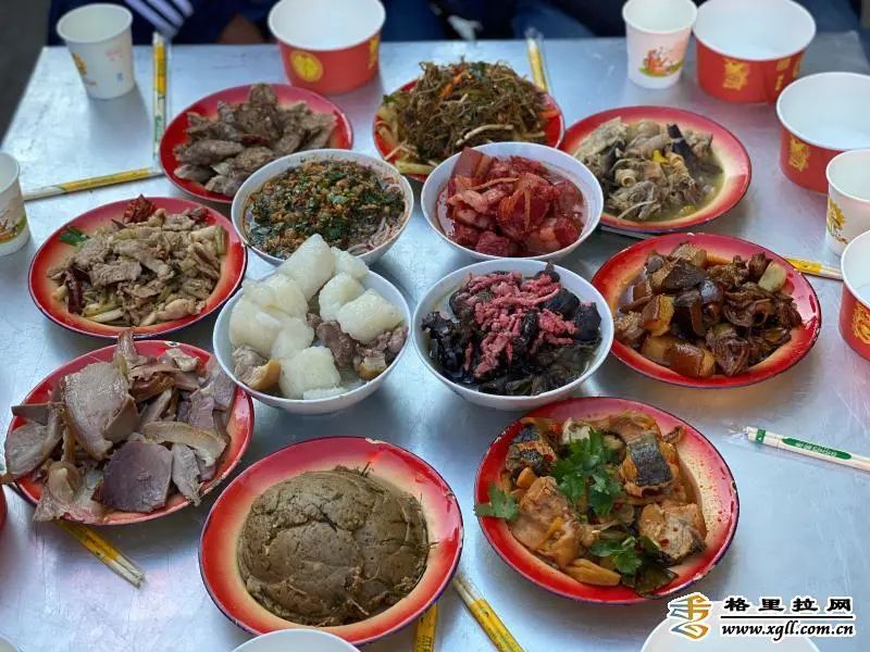 香格里拉故事维西传统美食八盘四座