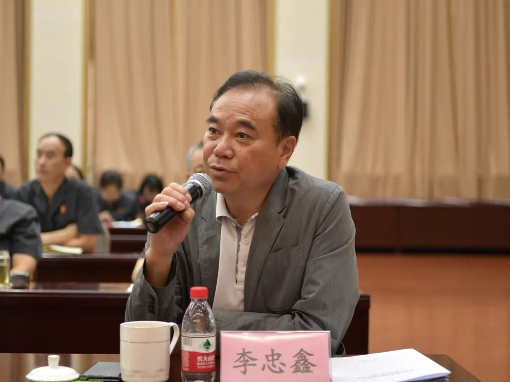 省政协委员,省工商联副会长,甘肃华利实业集团有限公司董事长李忠鑫说