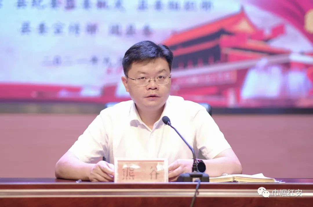 张治祥在主持讲话中对在座干部家属提出三点希望:要知廉.