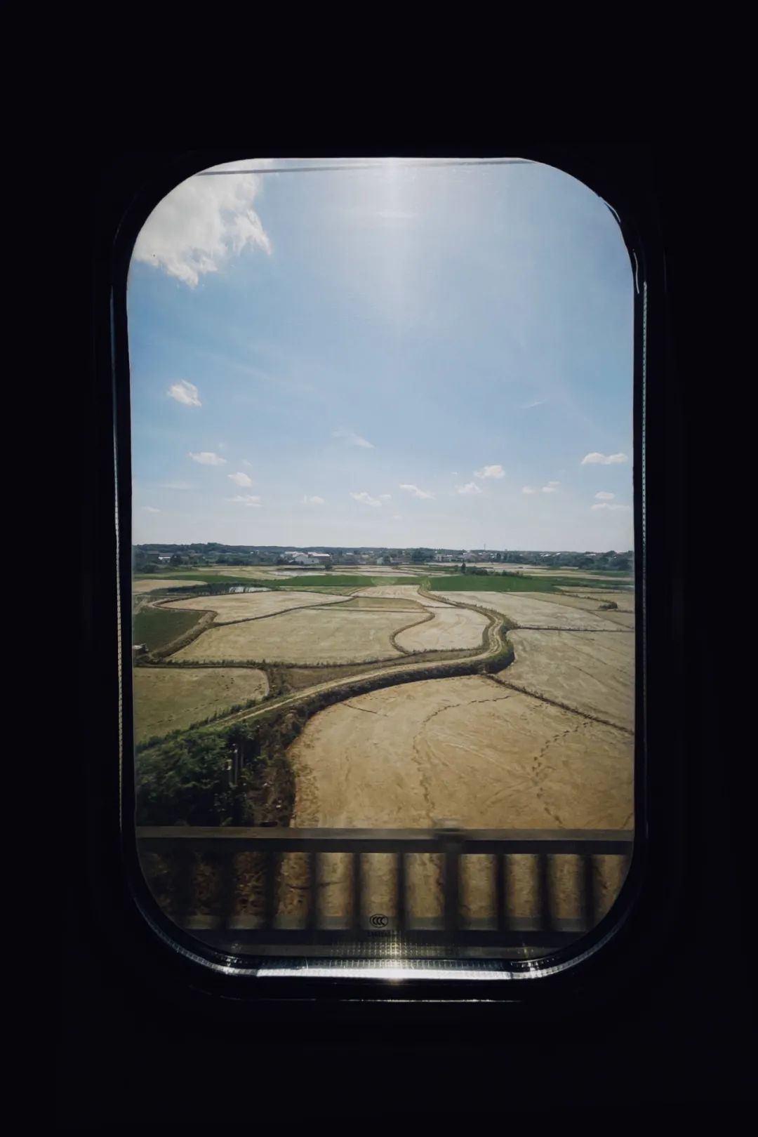 坐高铁千万不要玩手机