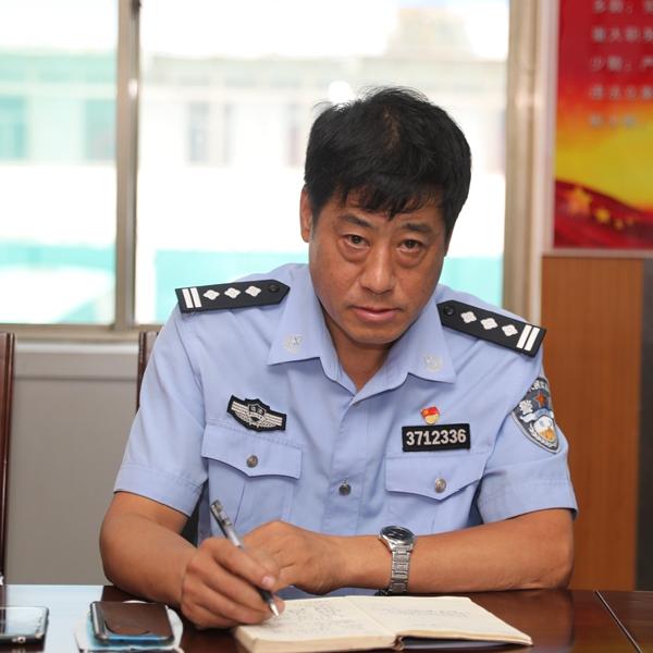 暖新闻温情的告别滕州监狱举行李为河同志荣休座谈会