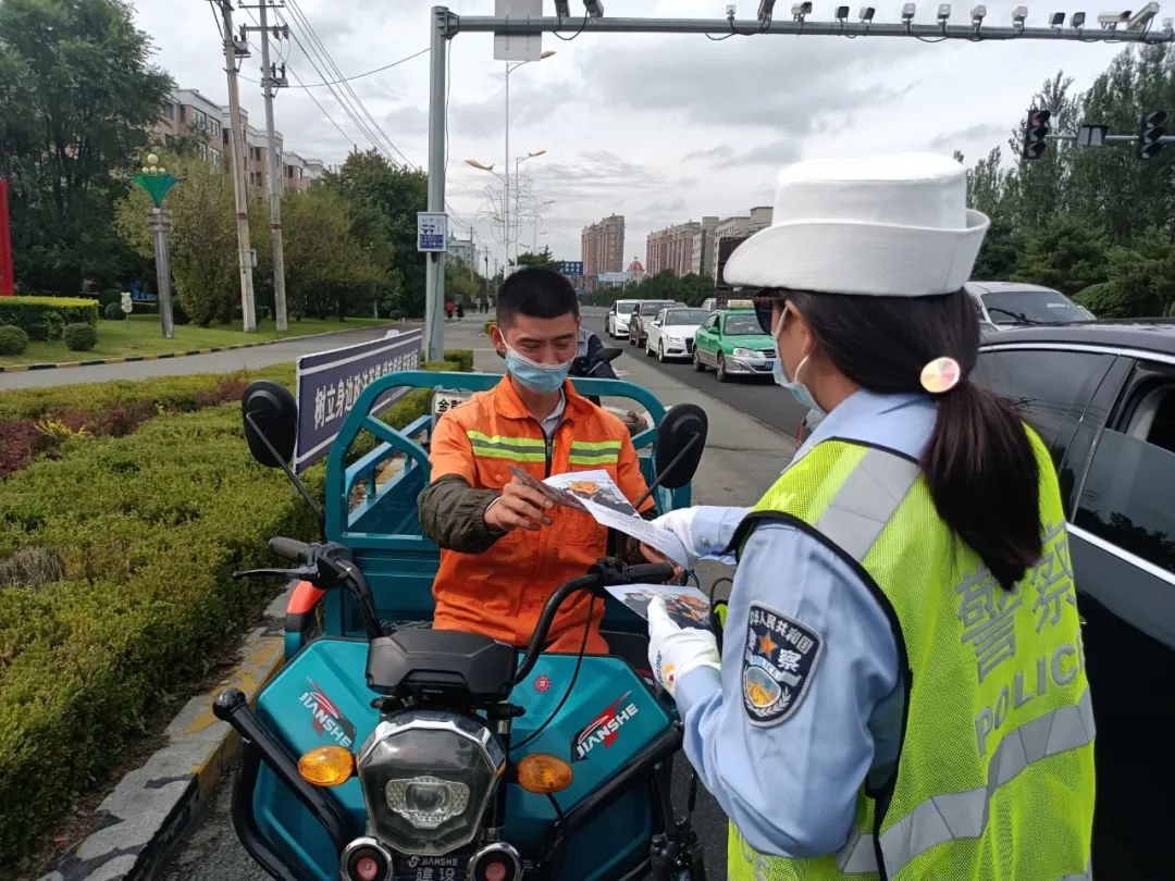 【中秋我在岗】又是一年中秋节，交警在岗保平安 澎湃号·政务 澎湃新闻 The Paper