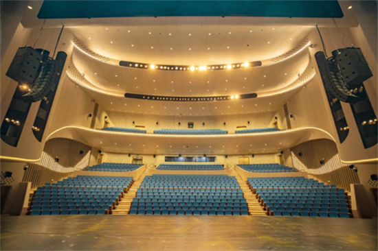 杭州网小记者探班哪吒闹海剧组探索儿童剧的台前幕后