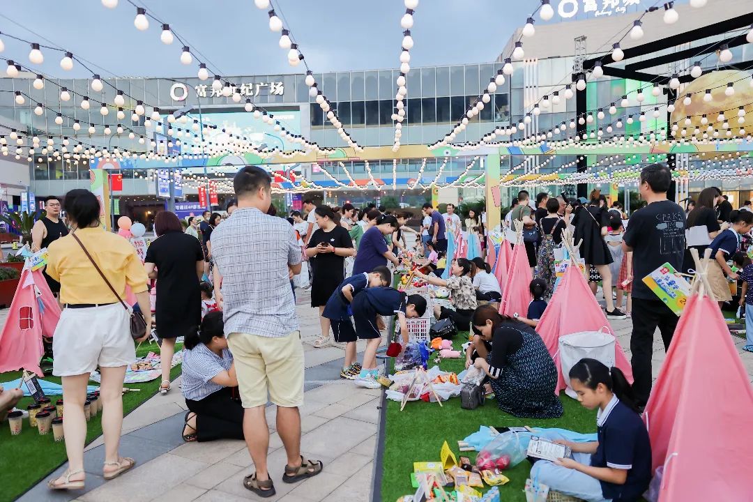 儿童友好小身躯大爱心这场小朋友们参与的公益集市太暖了