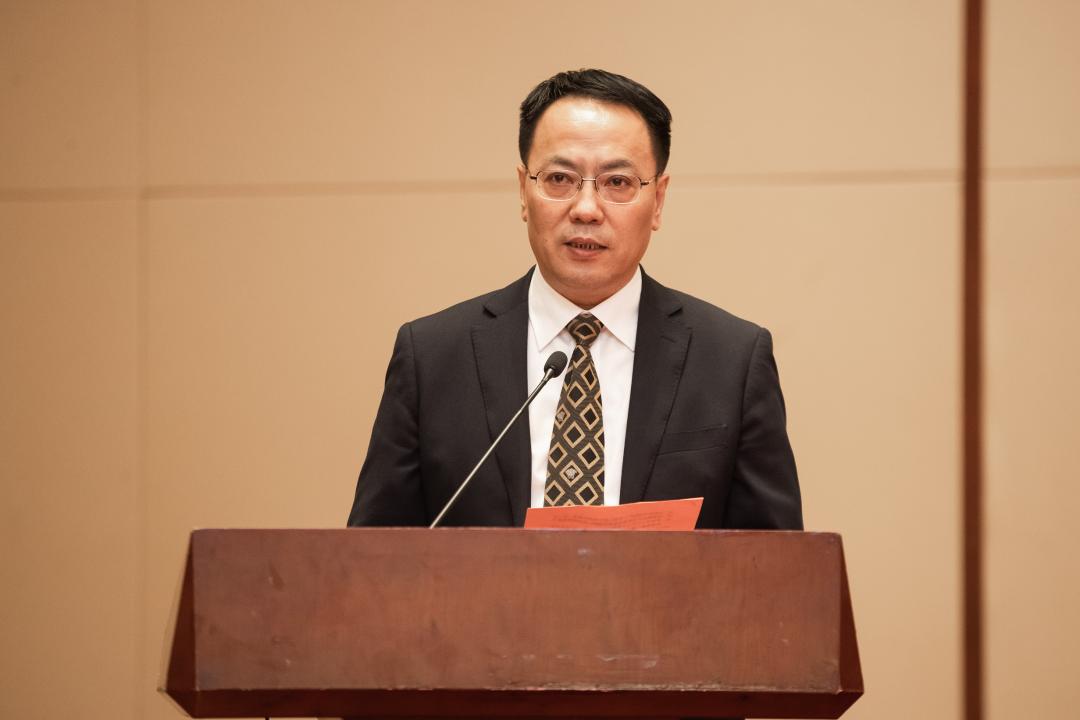 嘉兴市人民政府副市长,民革嘉兴市委会主委邢海华代表市各民主党派