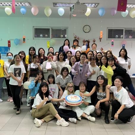 今宵月更圆团圆在女院