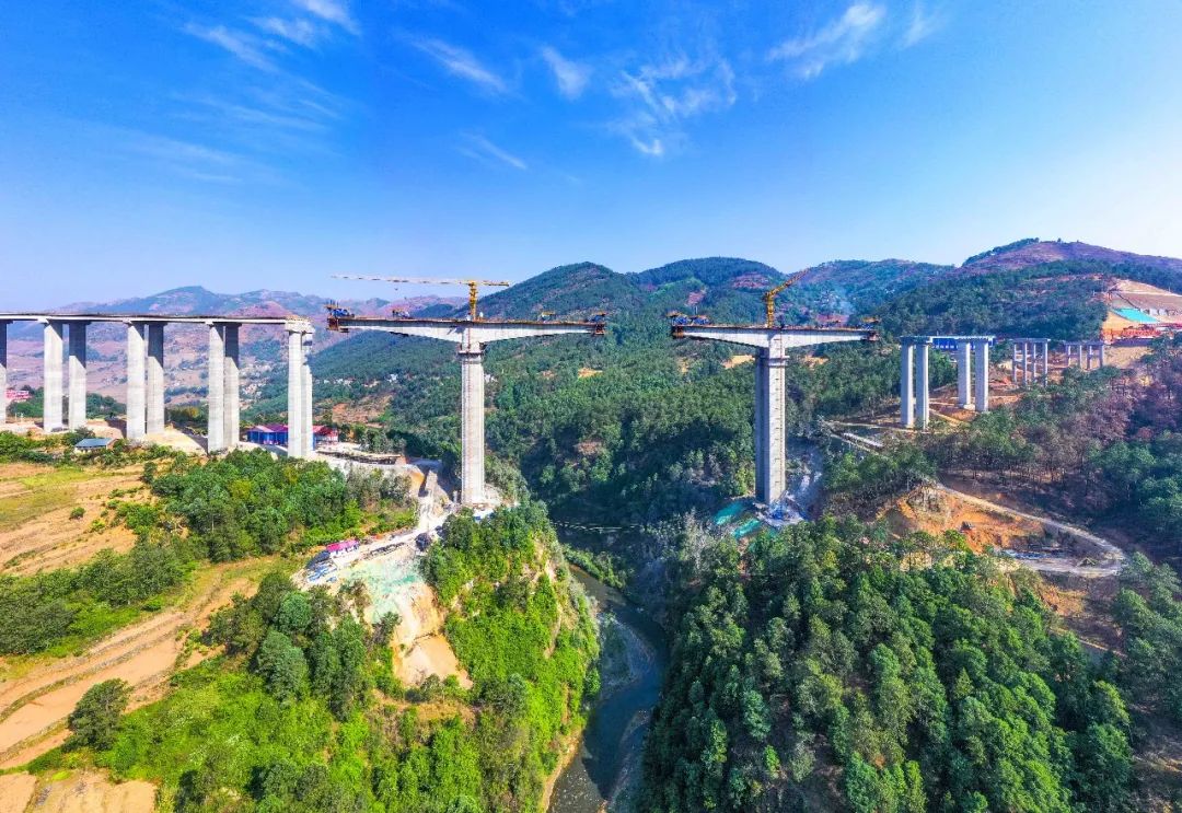 宣杨高速公路建成通车后,将成为滇东北地区乡村振兴发展的一条新"黄金