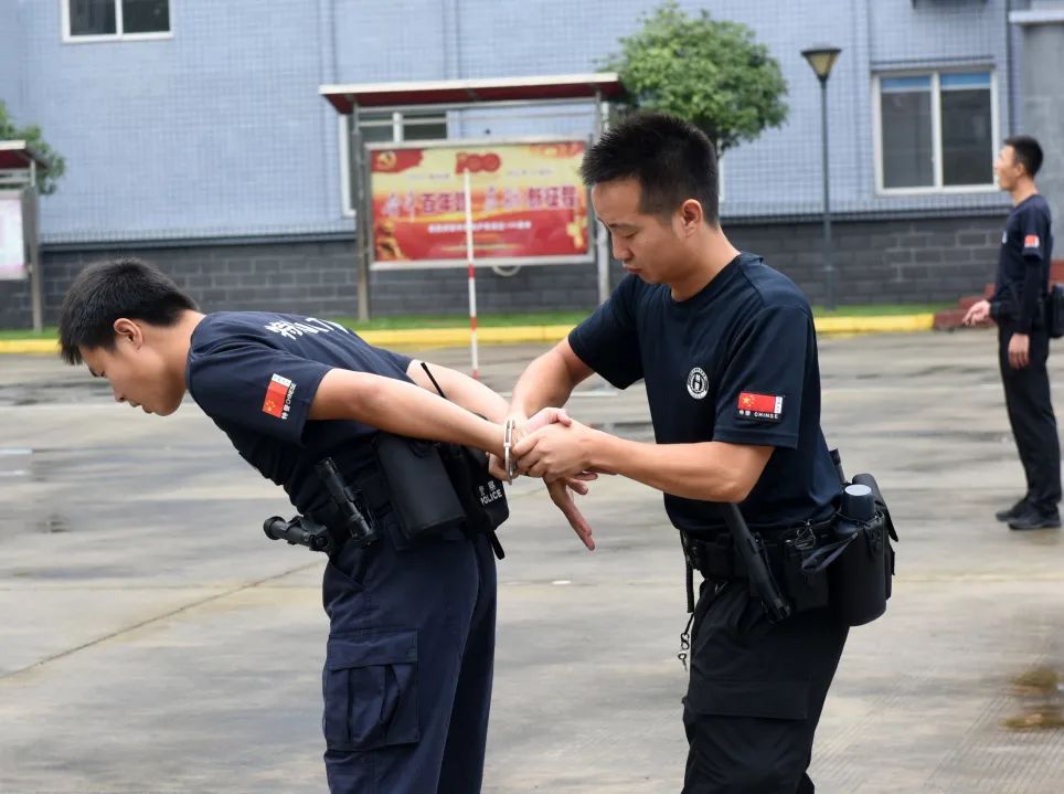 练为战训为用眉州监狱淬炼尖兵进行时