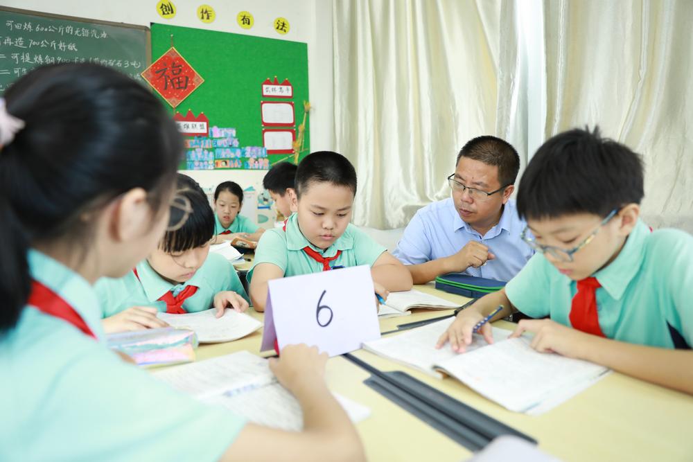 优秀教师章宏艳为人师表勤勉做事