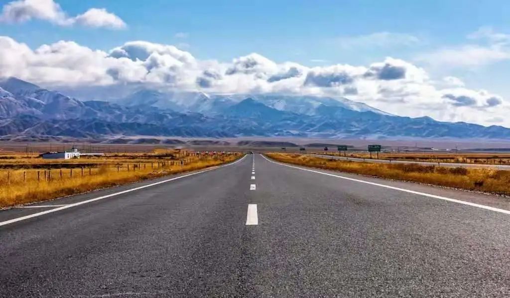 致敬大先生长大人弘扬两路精神做新时代的开路先锋