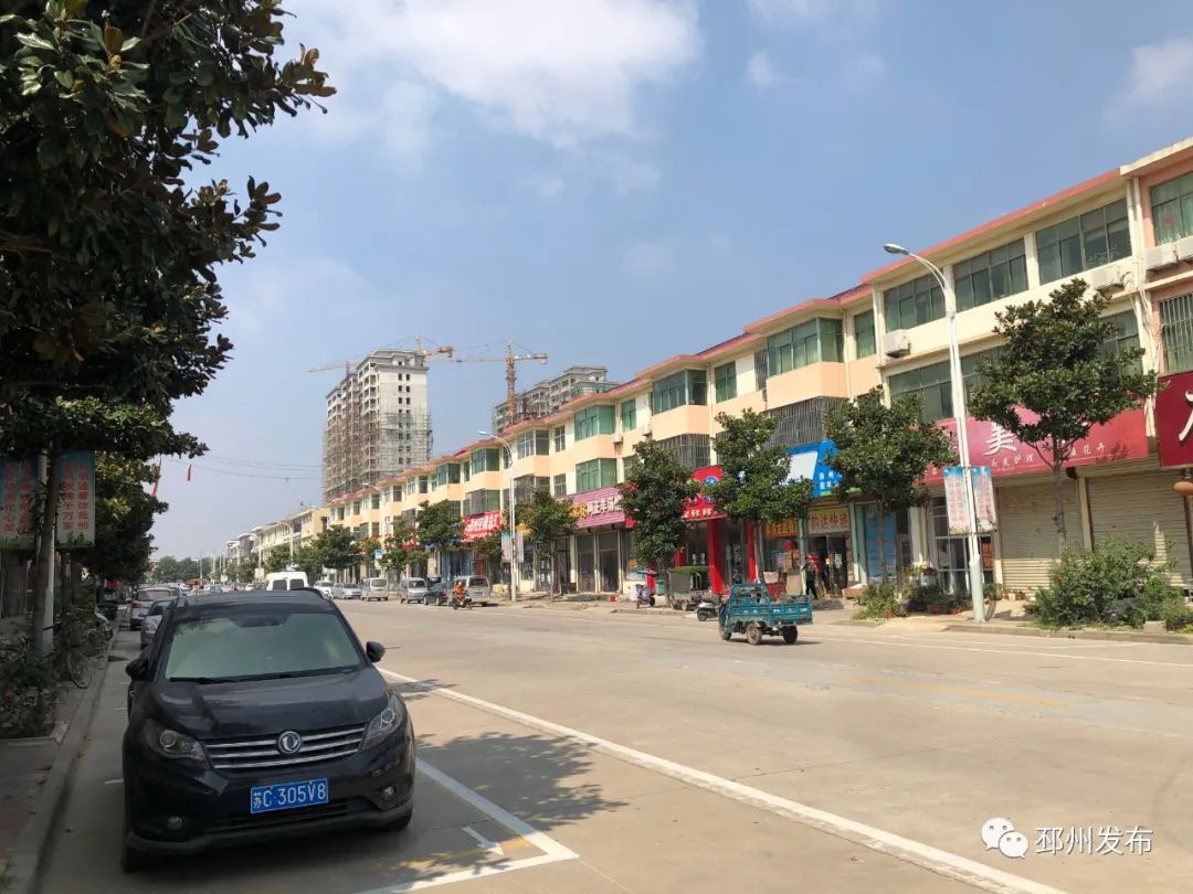 宿羊山镇副镇长苗永刚表示:"将持续开展专项整治,对违停车辆进行严格