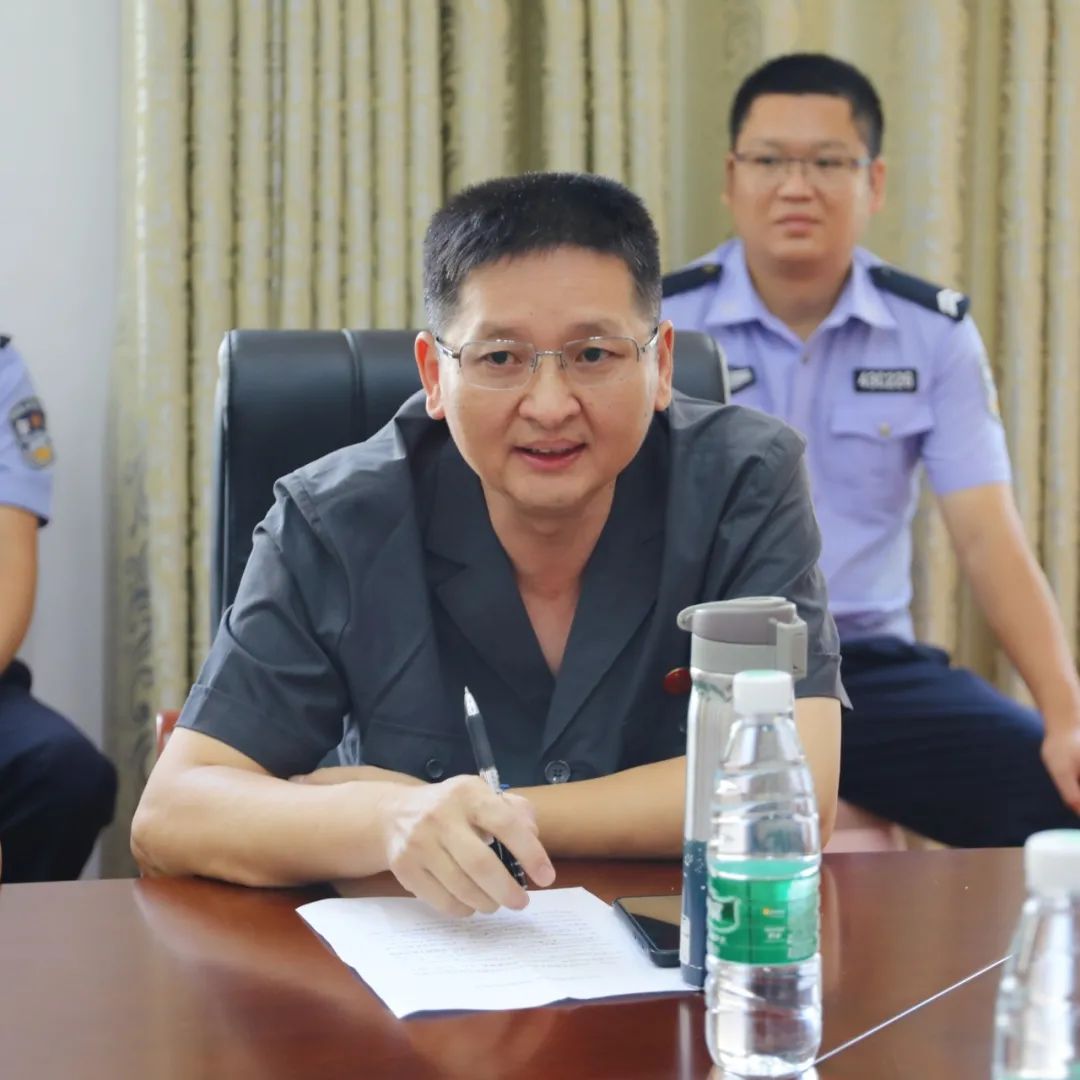 法警支队支队长李小贵表示,实战演练就是平时多流汗