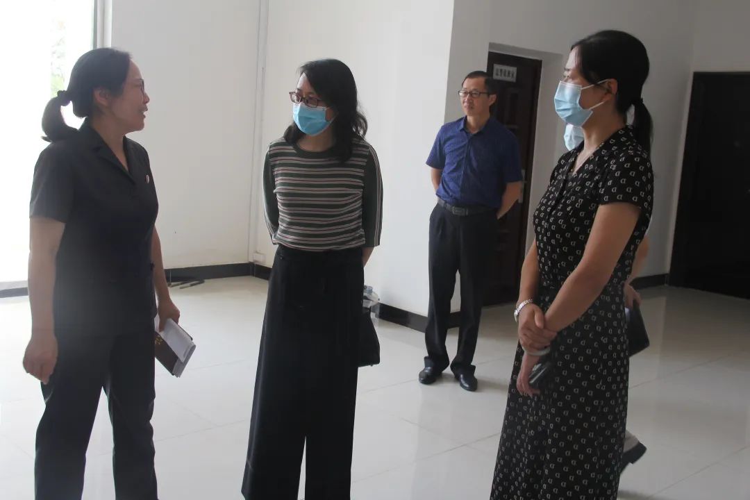 刘杨萍对京山法院在诉调对接,分调裁审及随机分案,人民法庭建设等方面