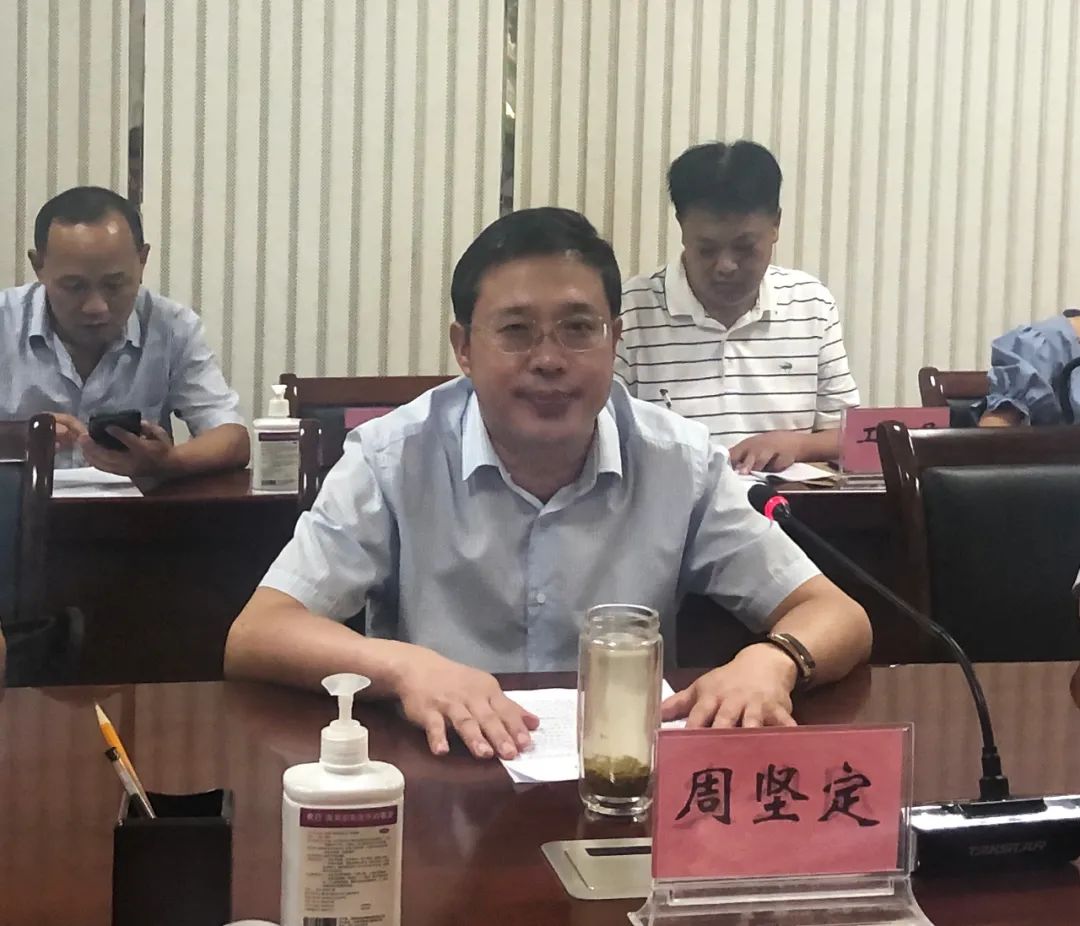 南阳市人大常委会副主任郭斌深入卧龙区调研企业营商环境工作