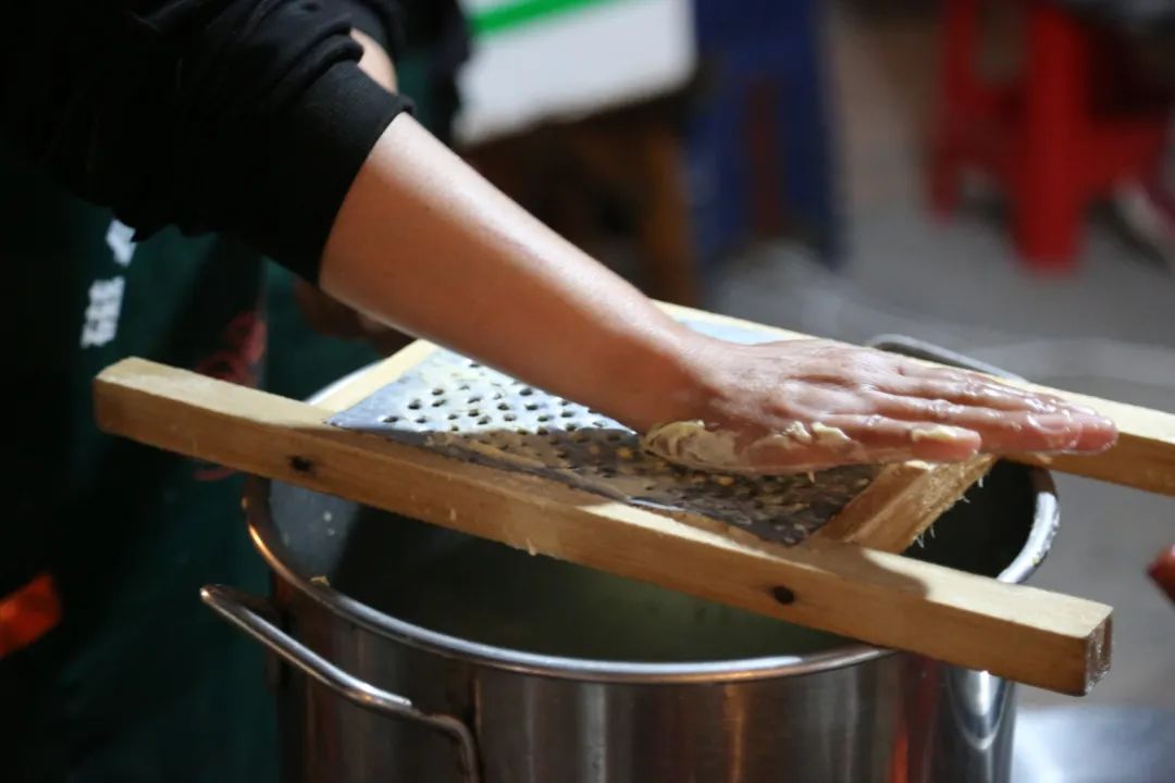 无极面▲臊子面▲羊肉烩面↓你想吃的这里都有各色面食还有抿曲子