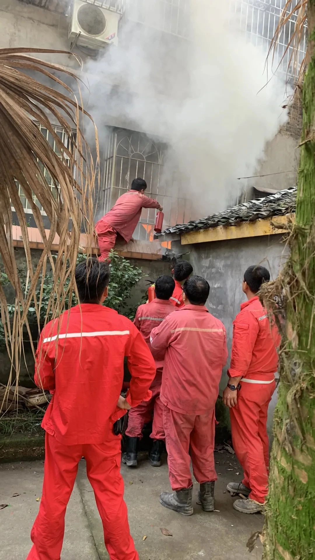 一天内成功救援2场火灾,中原工程铁军获群众赞扬!