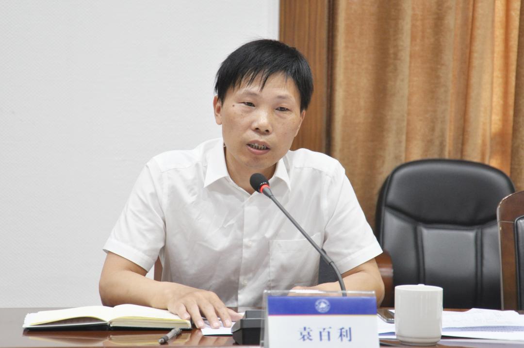 汇报,市卫生健康委副主任胡小军重点介绍了下一步工作重点及推进举措