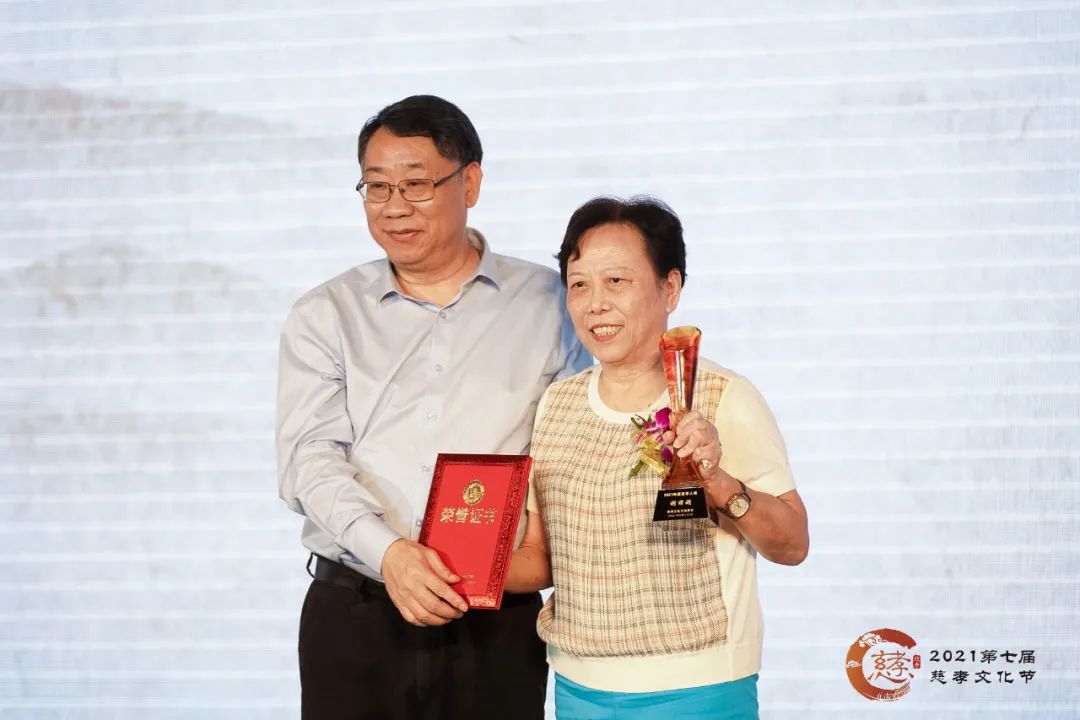 【人物】"70后"谢丽娟:我是几千个"特殊孩子"的奶奶