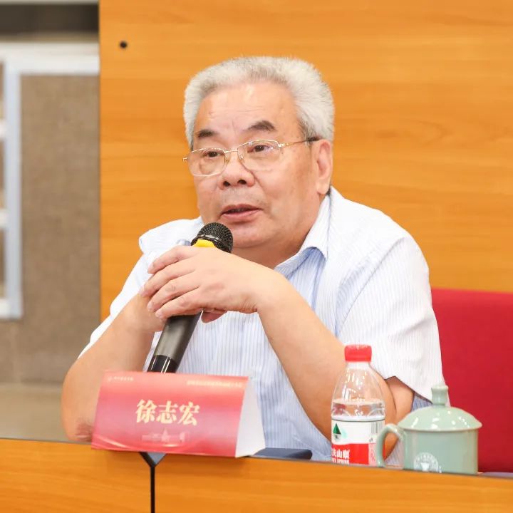 徐志宏浙江省政府咨询委员会学术委副主任,研究员杭州作为一个大城市