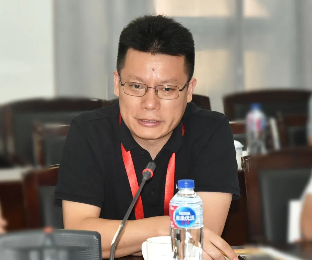 (左右滑动查看更多)区政协常委阎华,杨金志,洪璐和区政协委员穆杰泉