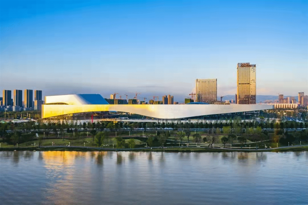 华灯初上"长安云",我们点亮"十四运"璀璨夜景!