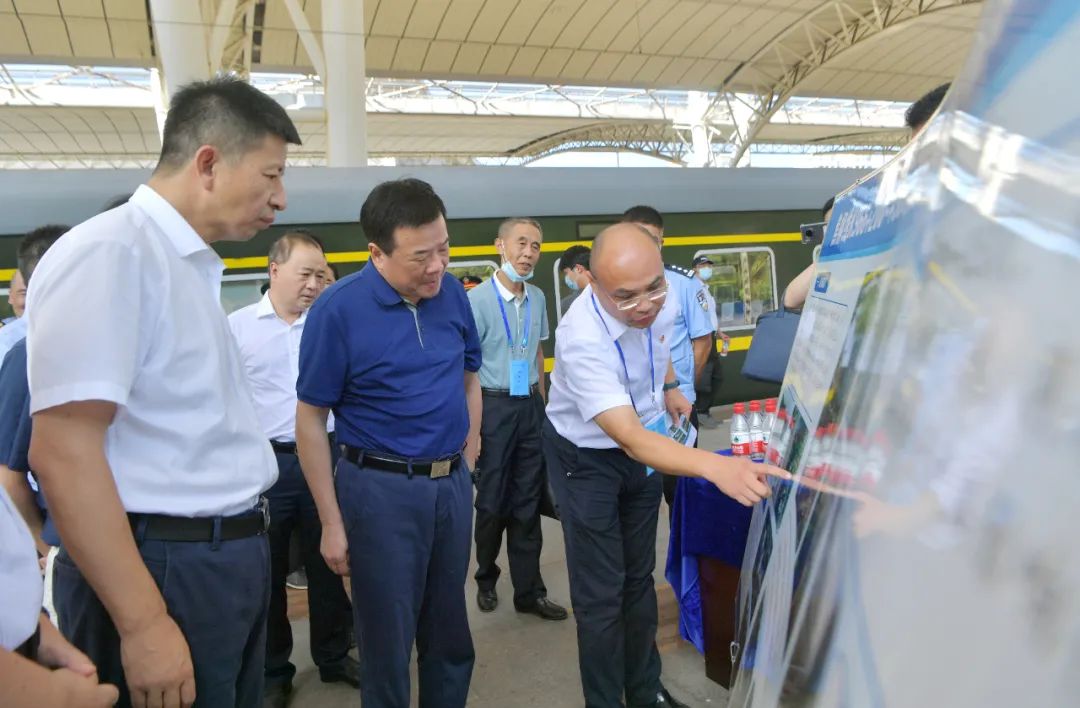 陈飞带队调研焦柳铁路(张家界段)沿线安全环境整治工作