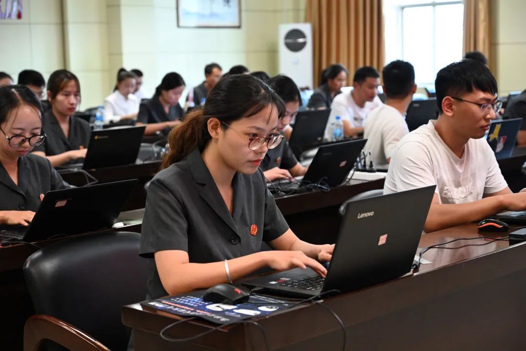 丘北法院视频直播网站_丘北法院院长叫什么名字