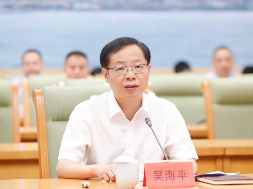 疫情防控工作调度会丨吴海平:从严从紧从实抓好疫情防控工作