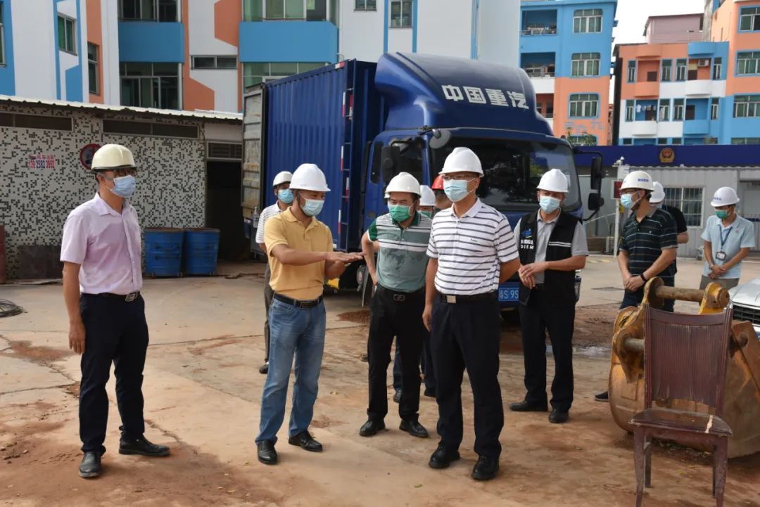 横沥镇委书记覃春开展安全生产消防安全疫情防控大检查