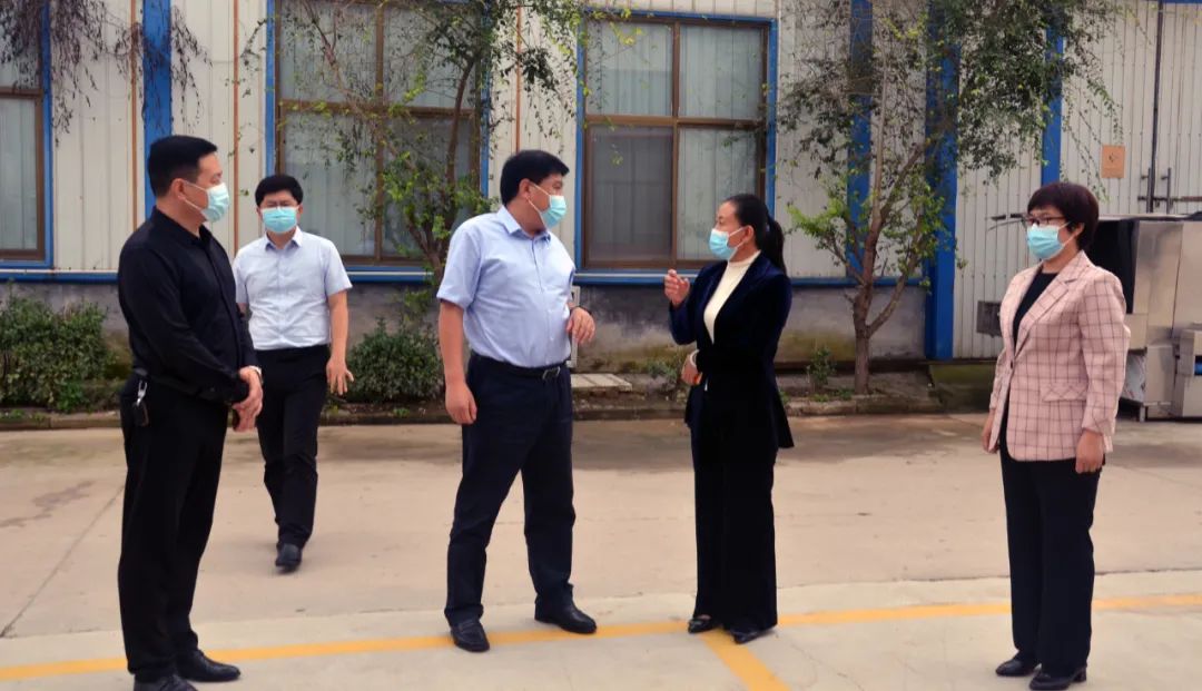 县委书记彭勇民调研市场监管工作