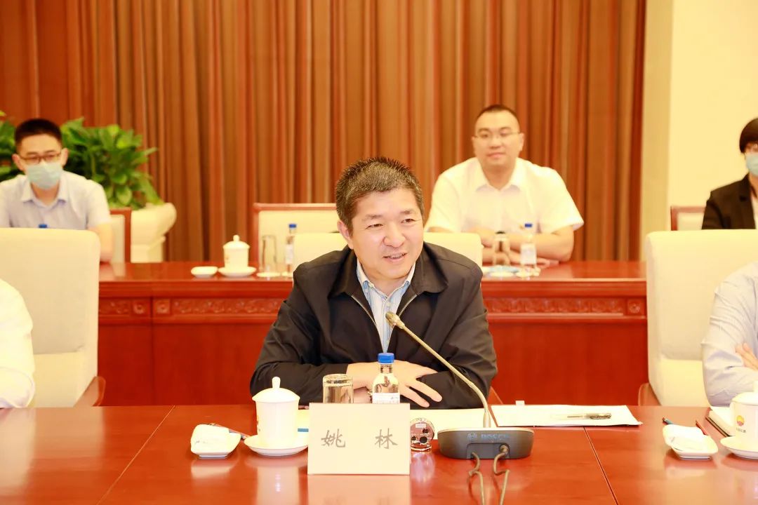 携手打造高质量发展新局面 ——中铝集团与中国石油签署战略合作协议