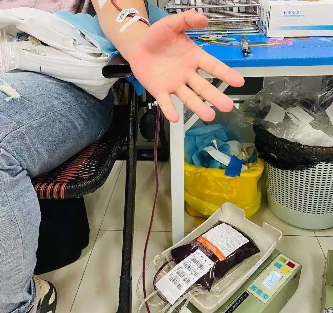 点赞我院94位名医务人员成功献血19200毫升