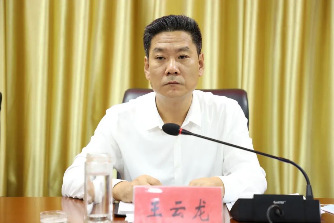 回永智在全县推进乡村全面振兴暨农业结构调整工作会议上强调:加快