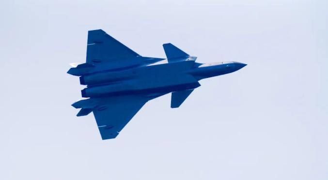 歼-20装上了"中国心"!