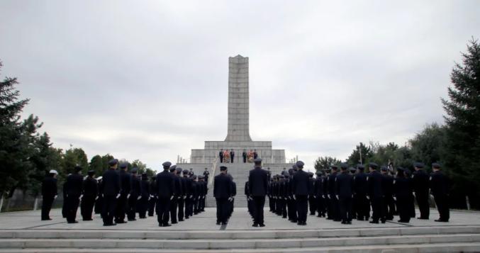 致敬公安英烈|辽源市公安局到烈士陵园举行祭扫活动