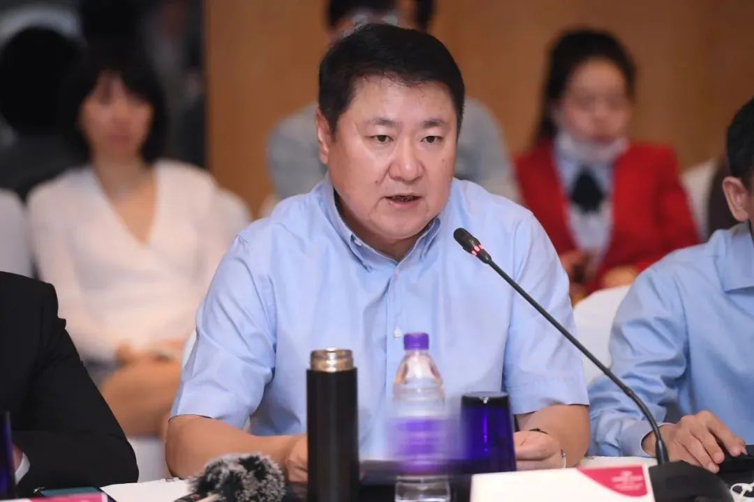 退役军人事务部政策法规司司长李向东出席研讨会,他表示:"我们这个