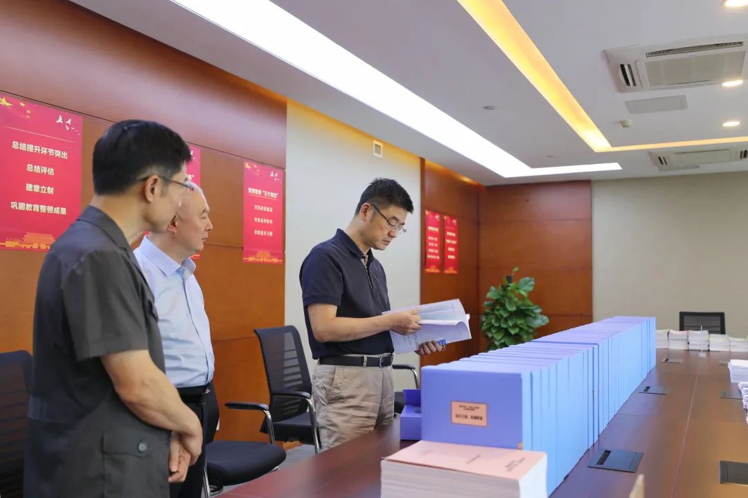 市高法院党组副书记,副院长戴军到市一中法院指导督促