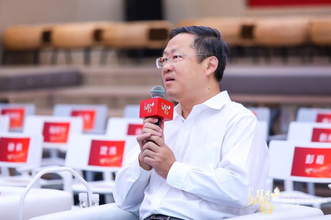 市委组织部副部长,市人才办主任曹远峰与20个国家和地区的近百名留学