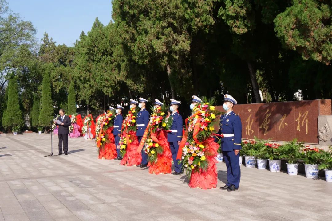 增强爱国主义精神,9月30日上午9:00,桓台县在县烈士陵园举行公祭烈士