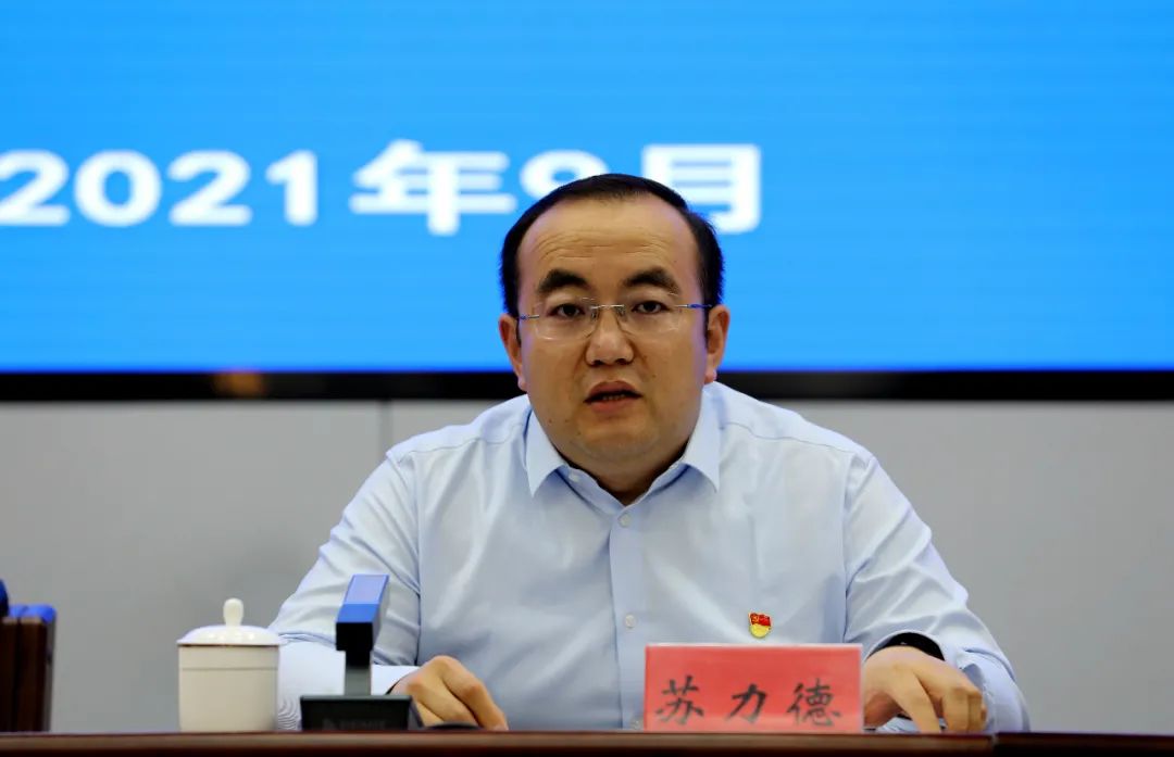 四子王旗委副书记,政府代旗长苏力德介绍了四子王旗"我为群众办实事"