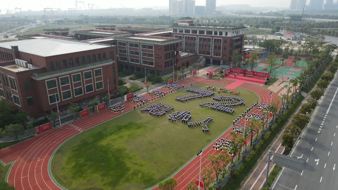 升国旗唱国歌中山这所小学用最美姿势向祖国告白