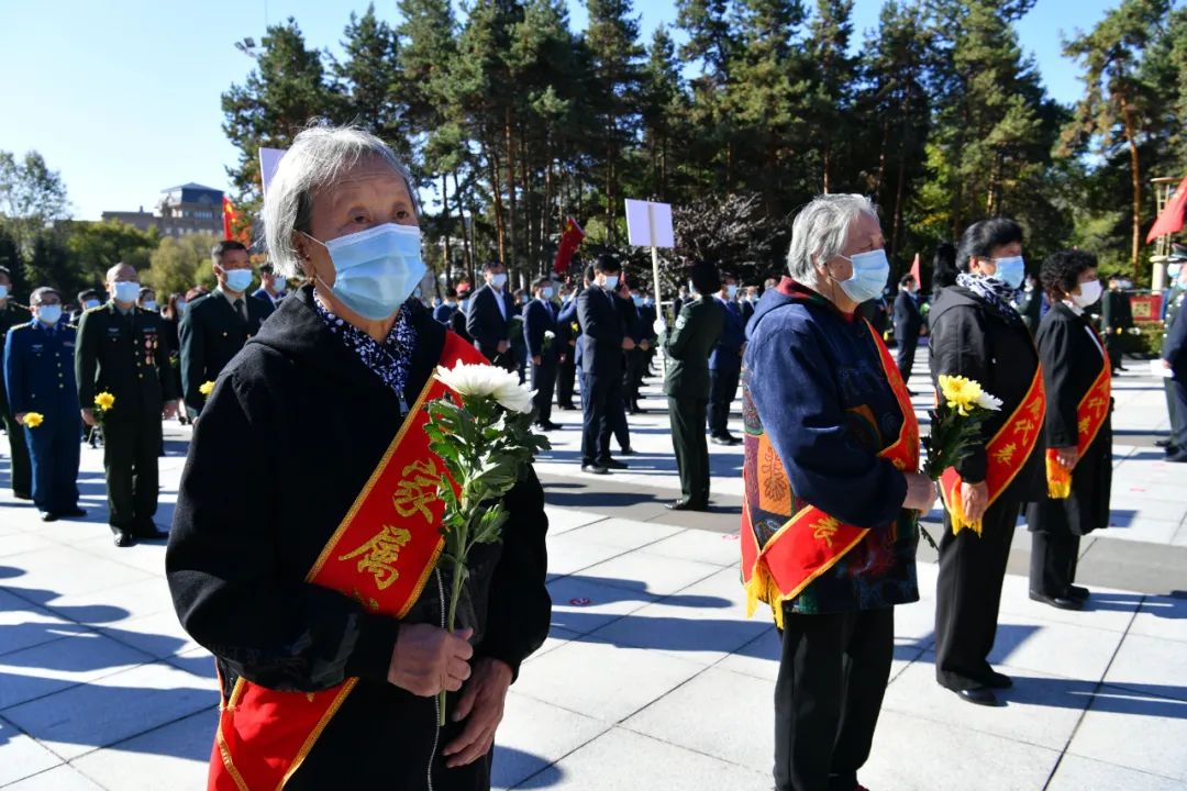 市領導楊廷雙,張國軍,鄭君橋,閆巖,楊國利,王淑濱,陳文遠,韓雪松,侯信