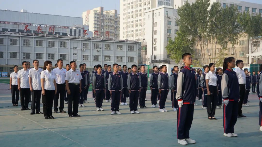 對祖國的熱愛10月1日 作為愛國主義教育基地共建單位 保定育德中學 與