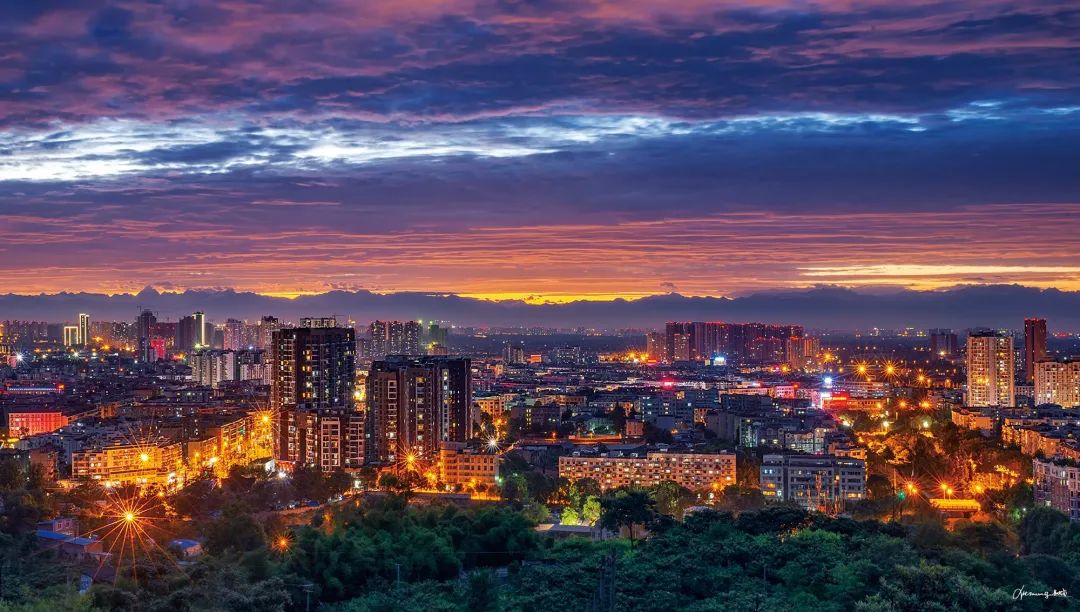 邀你一起看"龙泉驿72变"今年是新中国72岁华诞,龙泉驿区融媒体中心