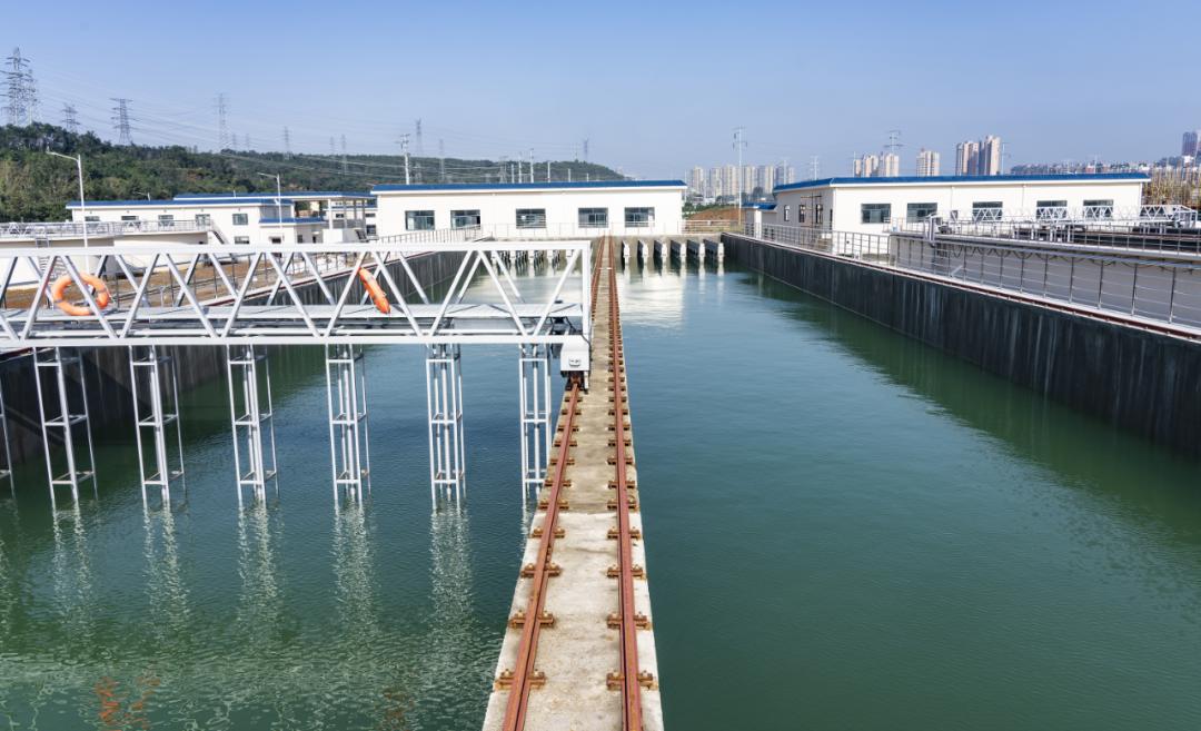 新安三河水厂正式通水向国庆献礼
