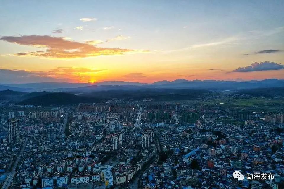 快助力勐海美丽县城建设把你手中的票投起来