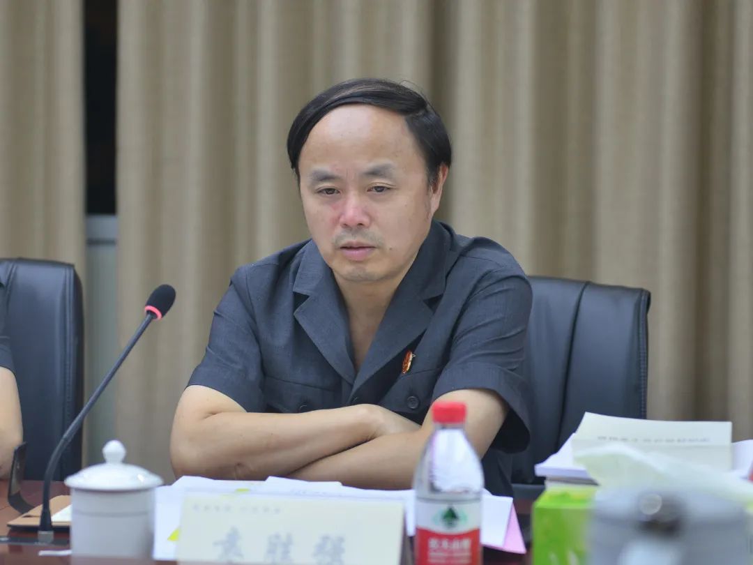 重庆市三中法院党组书记院长胡红军一行到南川区法院调研指导一站式